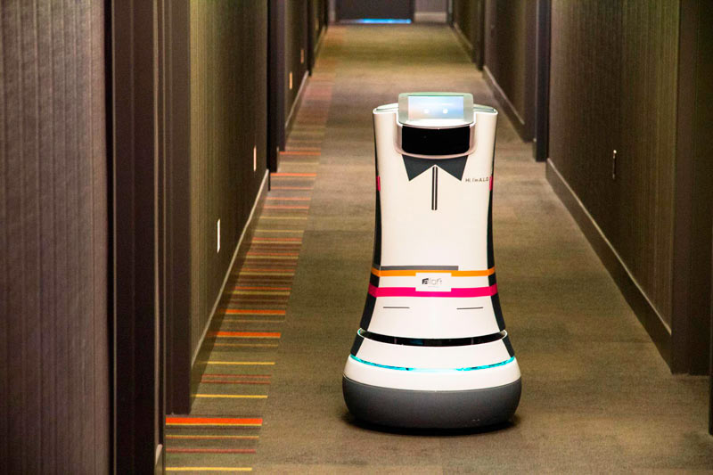 Первый в мире полностью роботизированный отель открылся в Китае