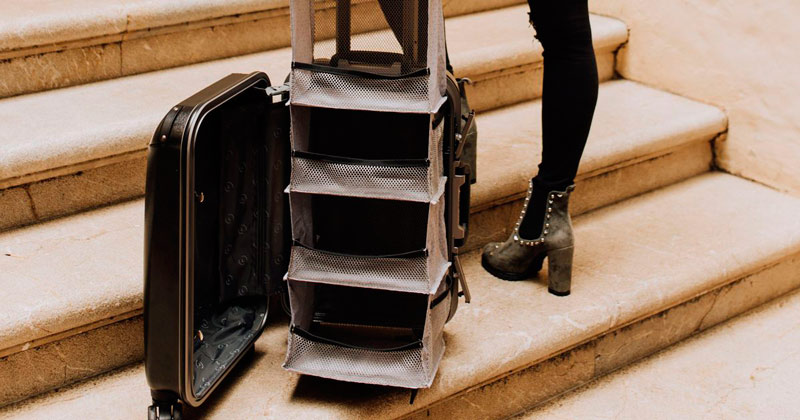 Ручной чемодан-шкаф для путешествий, разработанный нью-йоркскими дизайнерами